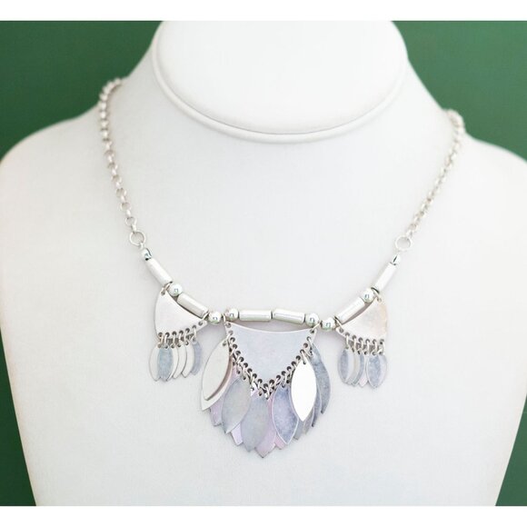 Vintage Bohemian Silver Leaves Elegant Bib Necklace 18 inch - W21 - Picture 1 of 3